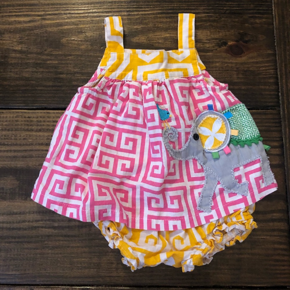 Mud Pie outfit with elephant 6-9 months